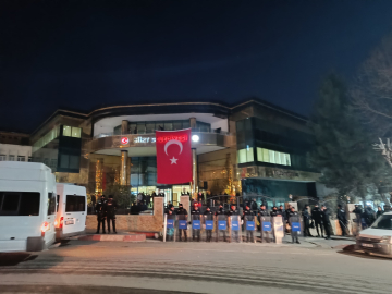 Siirt Belediye Başkanı Alağaş, görevden uzaklaştırıldı / Ek Fotoğraflar